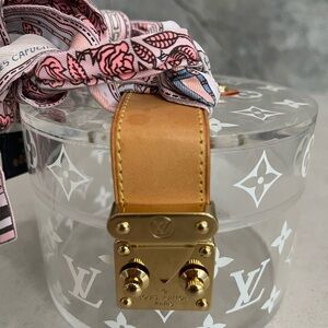 Louis Vuitton Pink and Gold Scarf